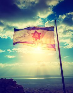 דגל ישראל בשקיעה