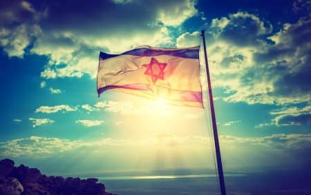 דגל ישראל בשקיעה
