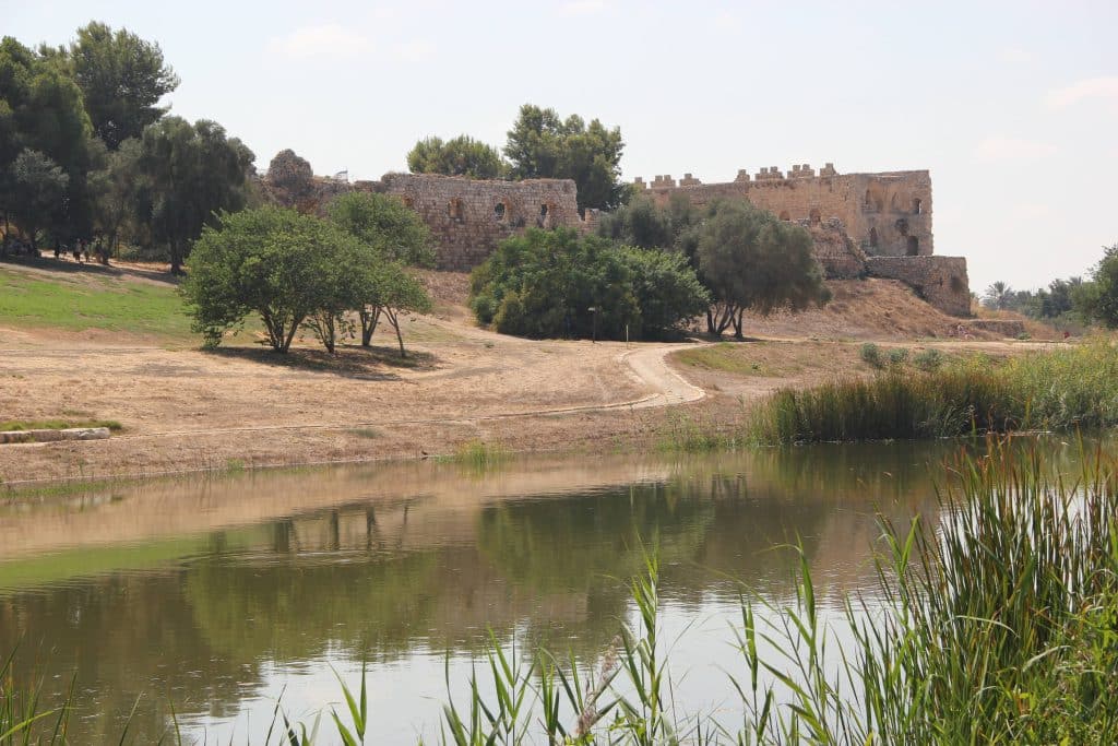 תל אפק והמבצר שעליו, "בינאר באשי", שנבנה בתקופה העות'מאנית