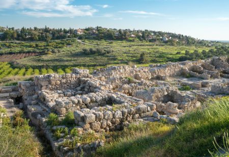 שער עיר מתקופת הברזל בתל גזר