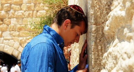 האם תשעה באב רלוונטי גם היום