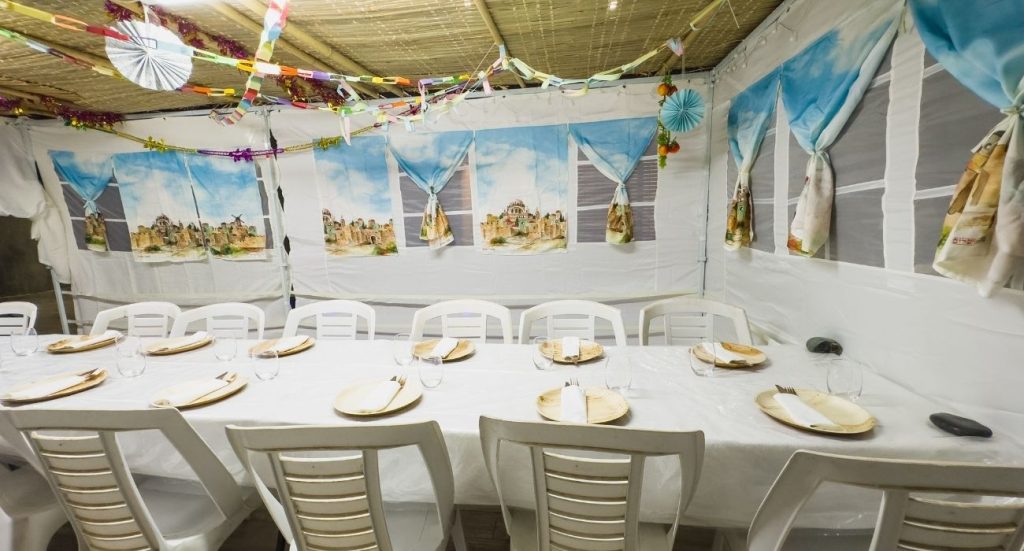 אירוח בסוכות