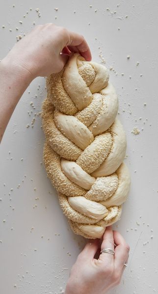 החלה כדרך להתחבר ליהדות. אפייה: רחלי קרוט, צילום: טל סיון צפורין