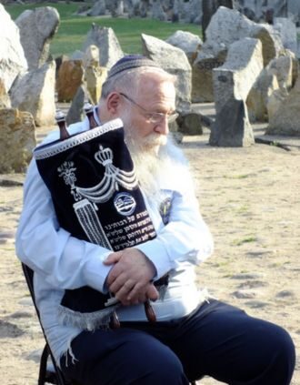 בזמן ביקור בפולין מטעם ההנהלה הארצית של בני עקיבא. טרבלינקה, תשע"ג צילום: דני הירשברג