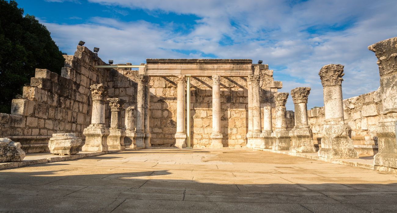 מהמבנים המפוארים ביותר שנותרו מתקופת התלמוד בגליל. בית הכנסת בכפר נחום