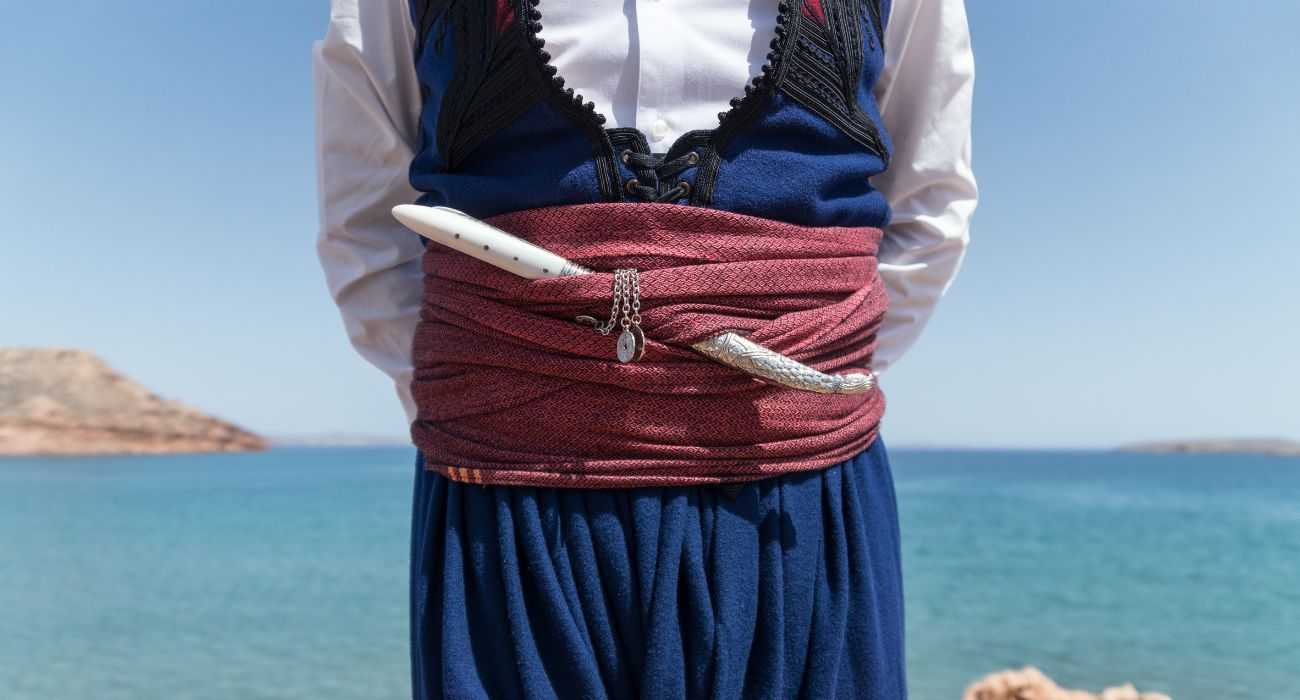 יהודי כרתים מצאו דרך לייחד את הסכין שלהם וחרטו עליה פסוקים ופתגמים